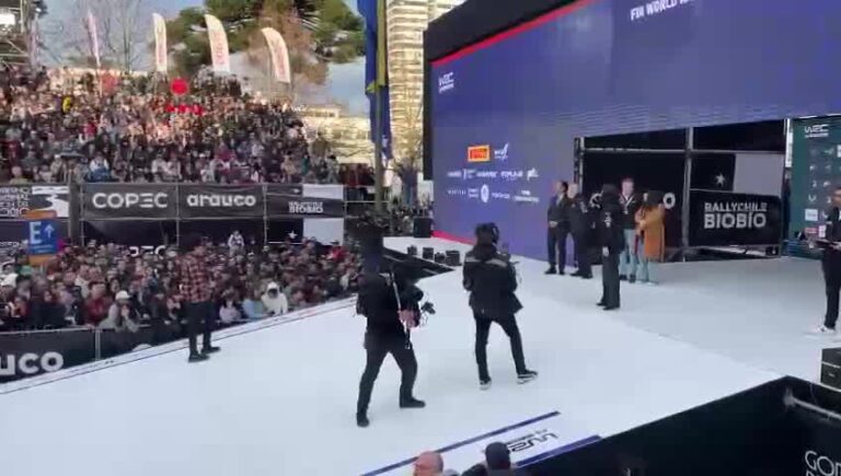 ¡Aceleró, pero no arrancó! Delegada Presidencial pifiada en la largada del WRC Chile